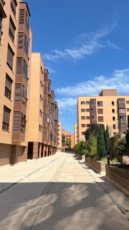 Deyanira Suite, Aeropuerto, Ifema Madrid Eksteriør billede