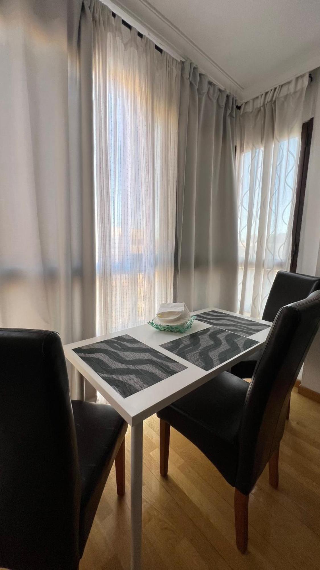 Deyanira Suite, Aeropuerto, Ifema Madrid Eksteriør billede